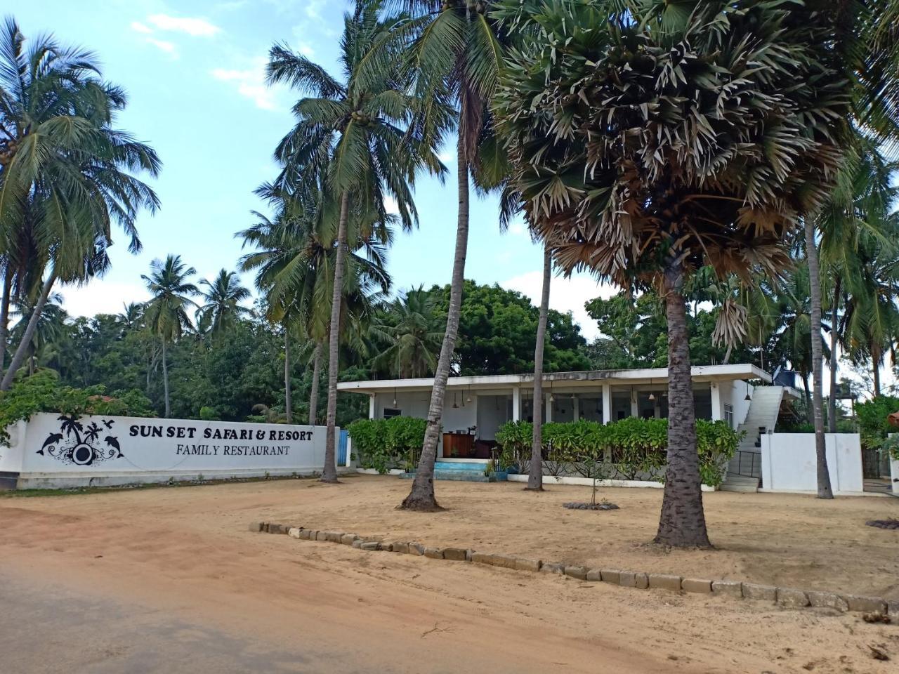 Sunset Safari & Resort Kalpitiya Bagian luar foto